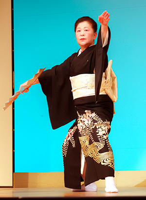舞踊「常磐津　菊の盃」（北陸藤蔭会）