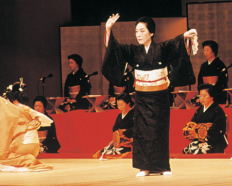 長唄「女草摺引」　藤間勘紫佐