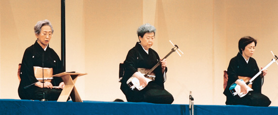 長唄「まかしょ(寒行雪姿見)」杵屋弥房以(左) 長唄「まかしょ(寒行雪姿見)」杵屋弥房以(左)